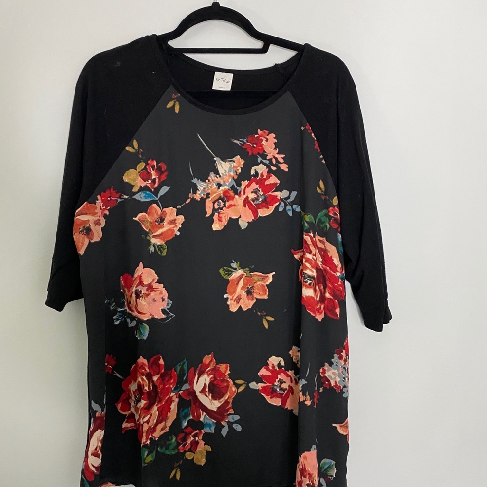 3/3 Sleeve Floral blouse